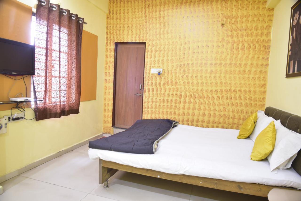 Hotel Drishti Inn Khāpri Extérieur photo
