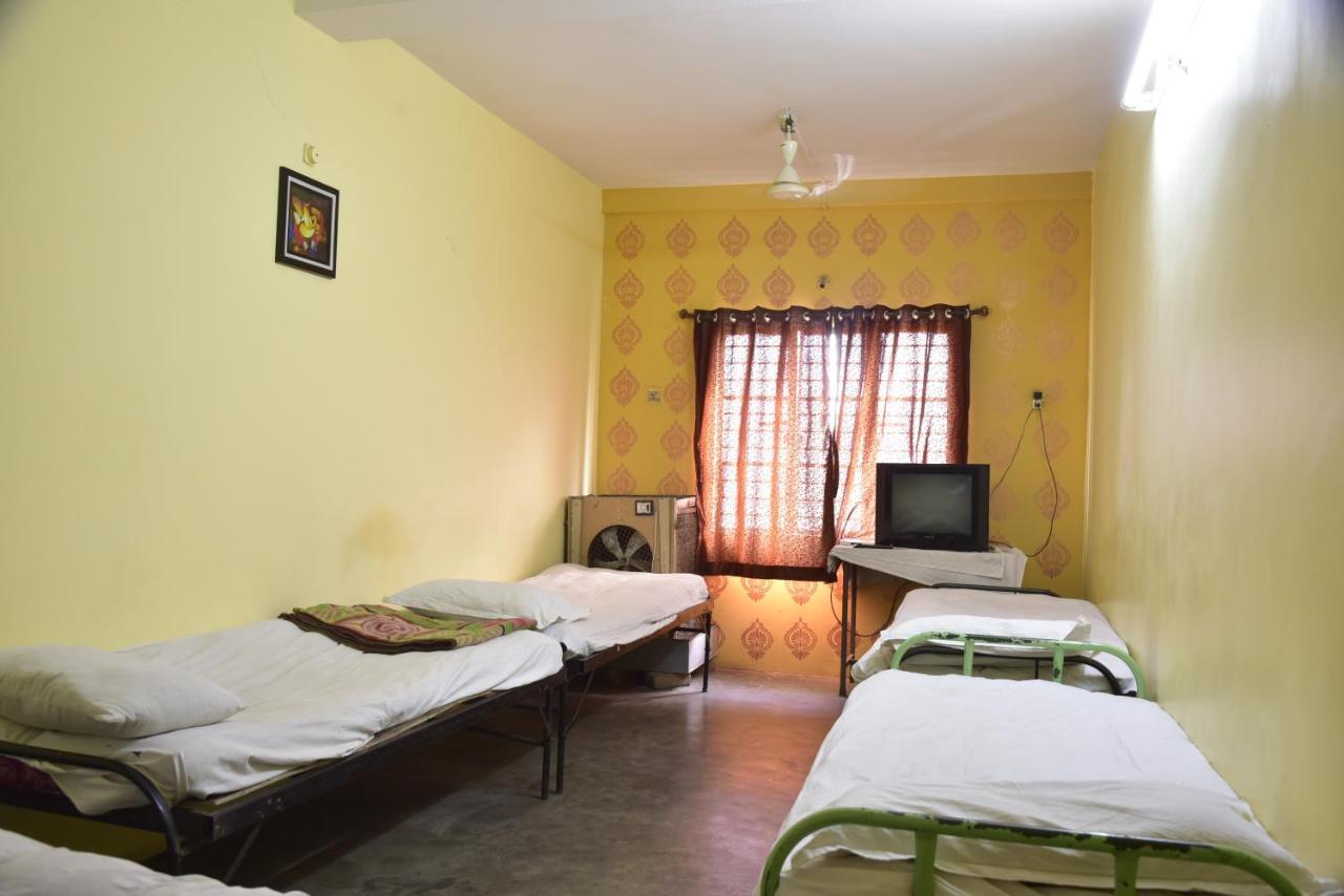 Hotel Drishti Inn Khāpri Extérieur photo